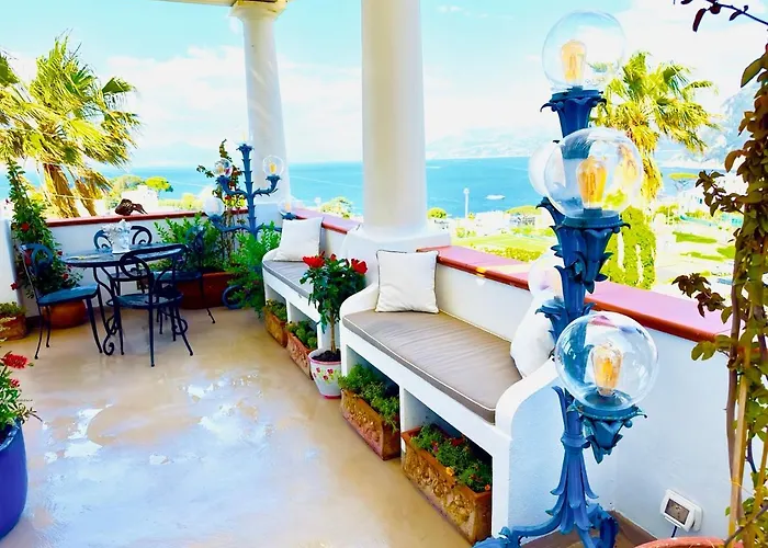 Scala Fenicia 14 By Caprirooms Bed & Breakfast Capri