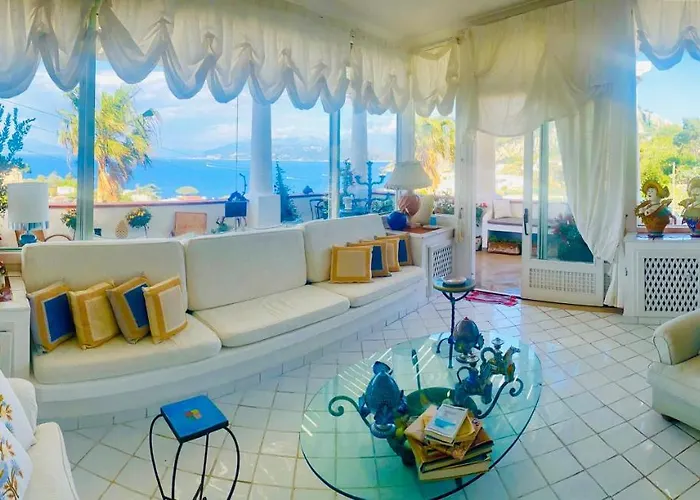 Nocleg ze śniadaniem Scala Fenicia 14 By Caprirooms 4*